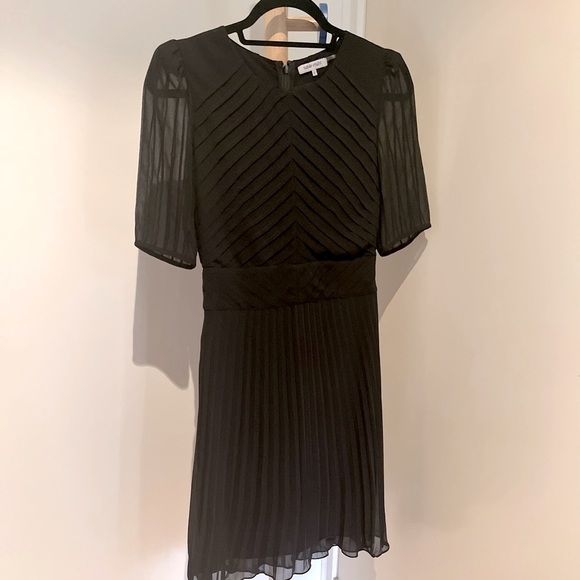 Table Eight Black Dress - Picture 4 of 10